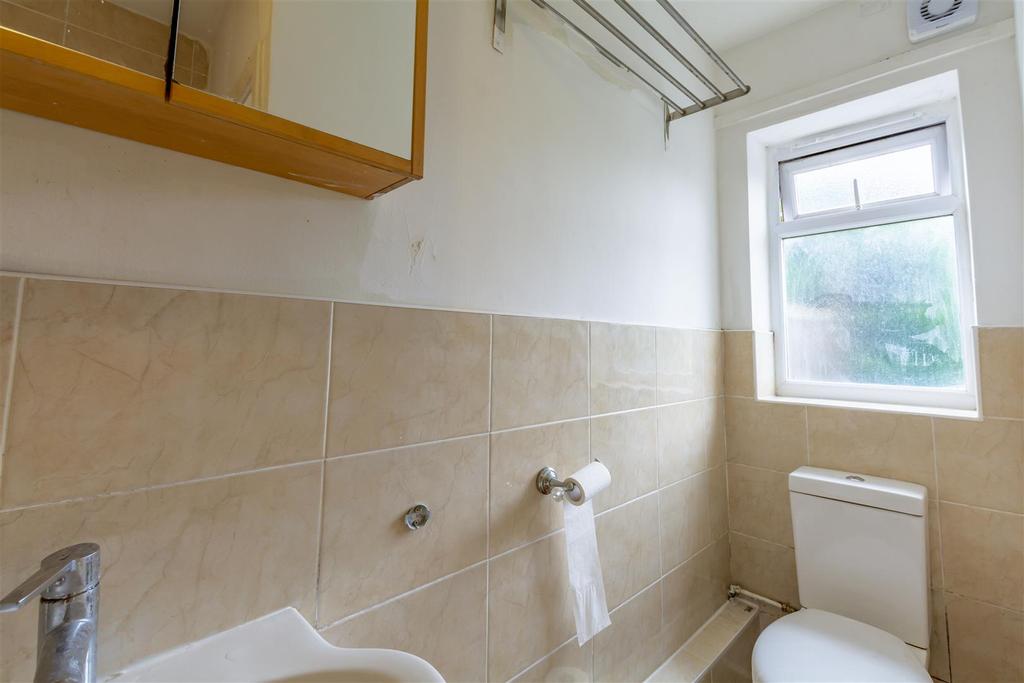 Bathroom (5)-HDR copy.jpg