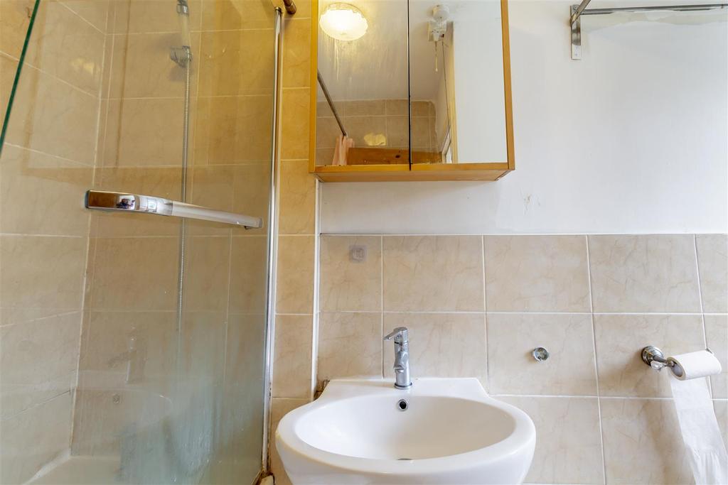 Bathroom (2)-HDR copy.jpg