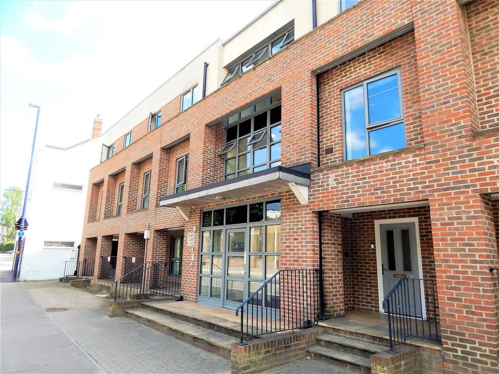 Manor Street, Gillingham 2 bed apartment £185,000