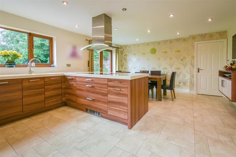 18 Heron Close, Blackburn, BB1 8NU
