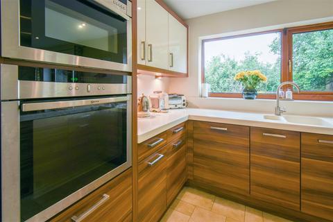 18 Heron Close, Blackburn, BB1 8NU