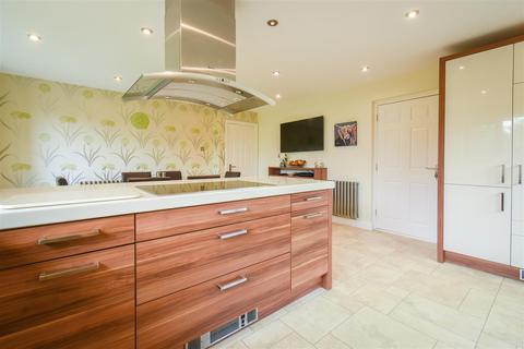 18 Heron Close, Blackburn, BB1 8NU