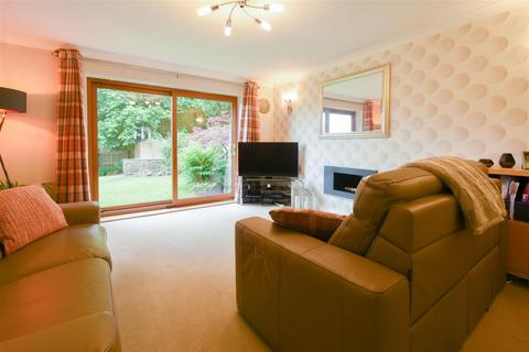 18 Heron Close, Blackburn, BB1 8NU