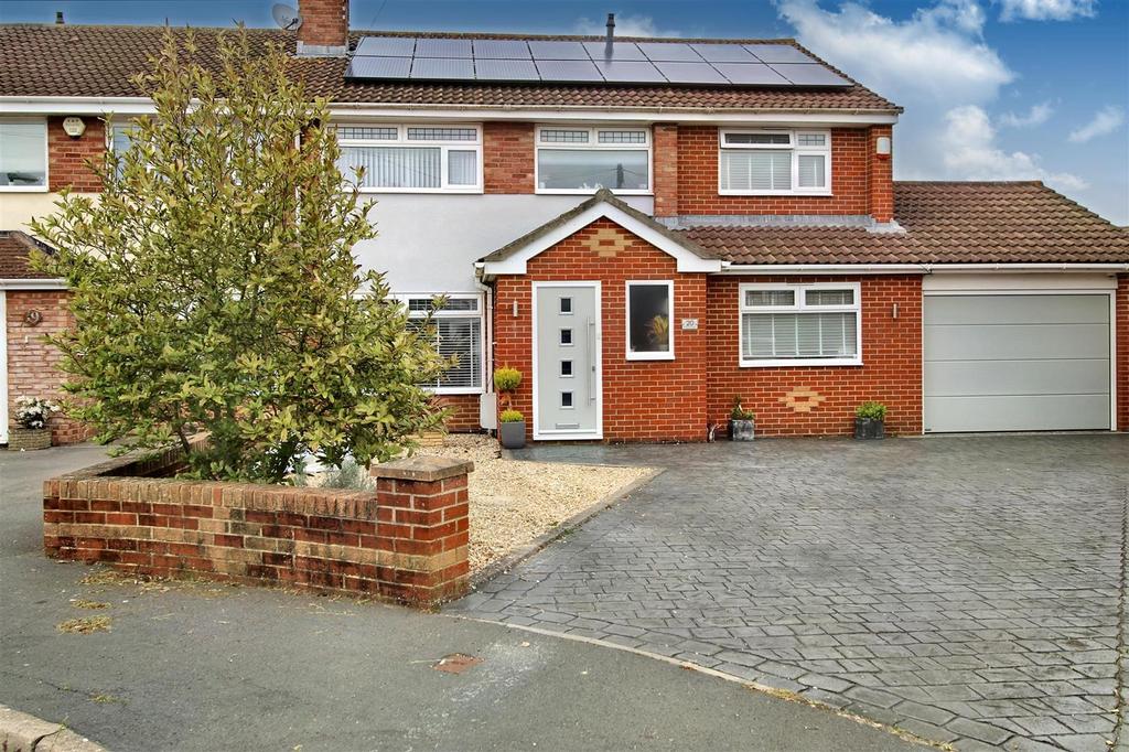 Pynne Close, Stockwood, Bristol, BS14 8QW 4 bed semidetached house for