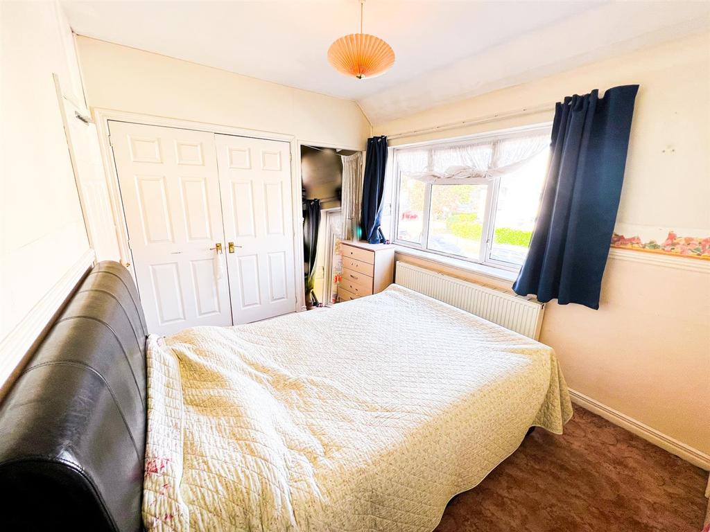 Hatfield Road, Dagenham 3 bed terraced house £430,000