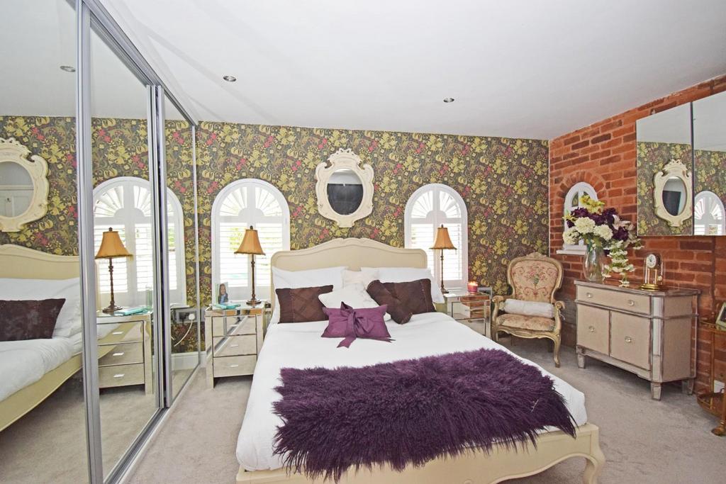 The Malsters, bed 1a.jpg