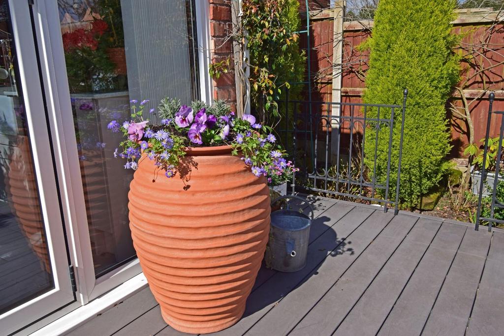 The Maltsters, garden large pot new.jpg
