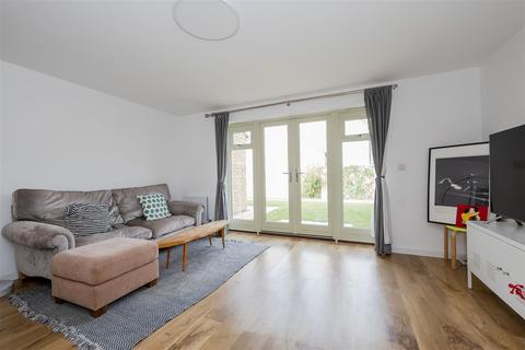 39 Valetta Way, Moreton-in-marsh, GL56 0FE