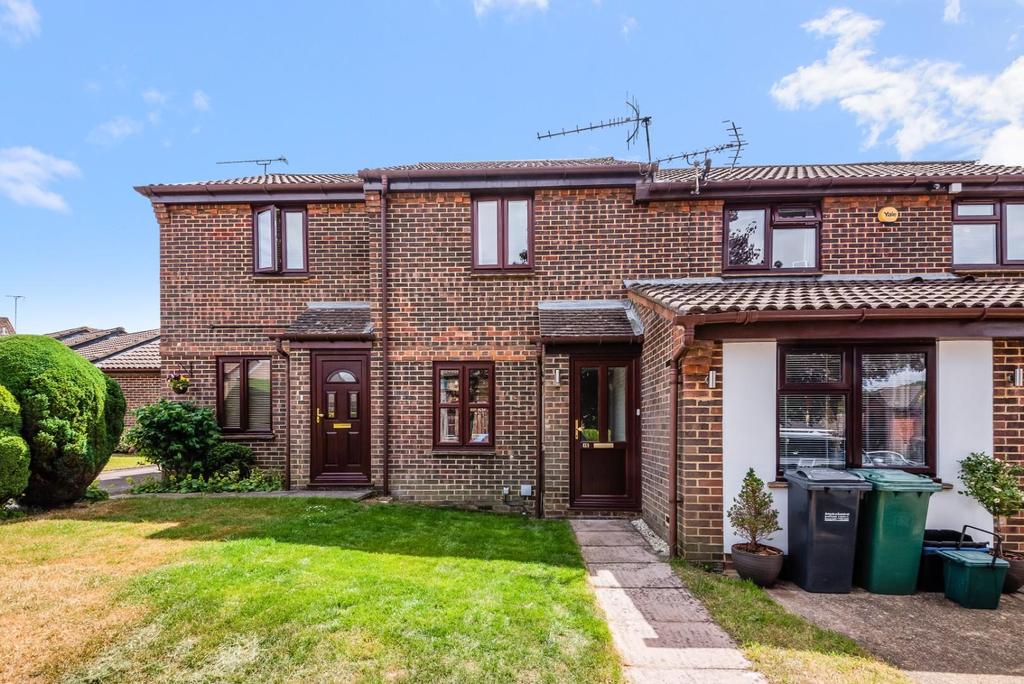 Parthia Close, Tadworth 2 bed terraced house £350,000