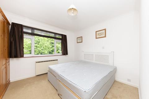 3 bedroom flat to rent - Cambridge Road, SW20