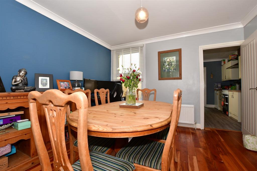 Malmains Road, Dover, Kent 3 bed terraced house £250,000
