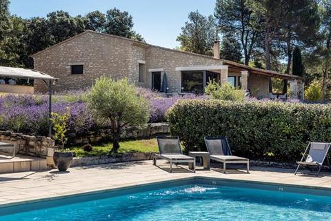 3 bedroom villa, Ménerbes, Vaucluse, Provence-Alpes-Côte d`Azur
