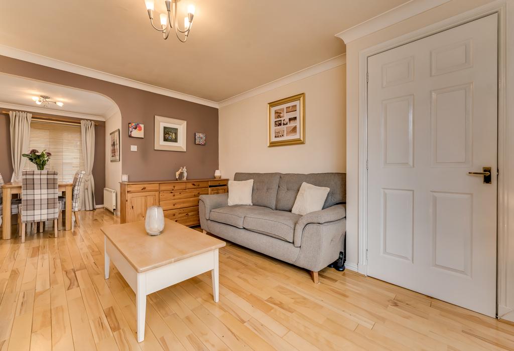 Elder Grove Avenue, Glasgow 3 bed end of terrace house £165,000