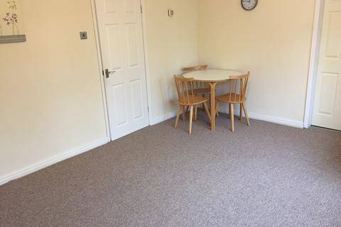 2 bedroom flat to rent, Eskdale Drive, Timperley WA15