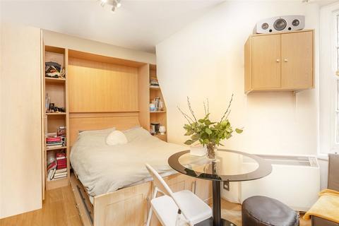 undefined, Hunter Street, London, WC1N