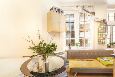 undefined, Hunter Street, London, WC1N