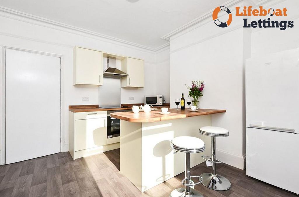 Shared Kitchen b