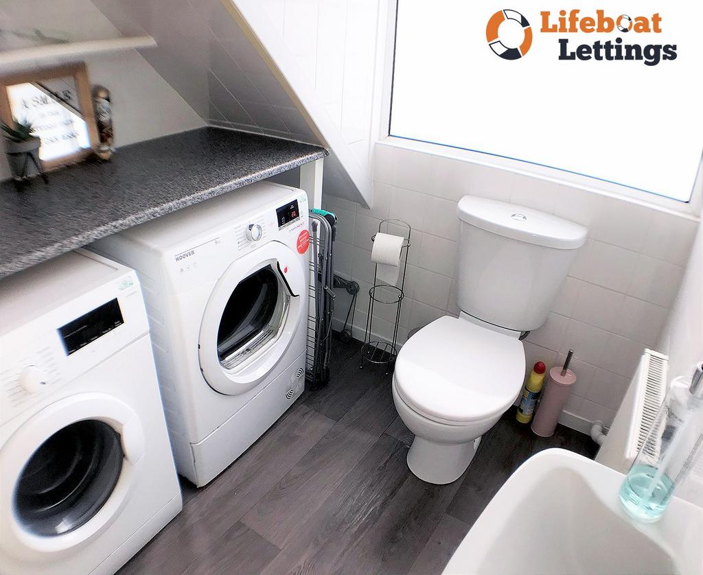 Shared toilet / utility room