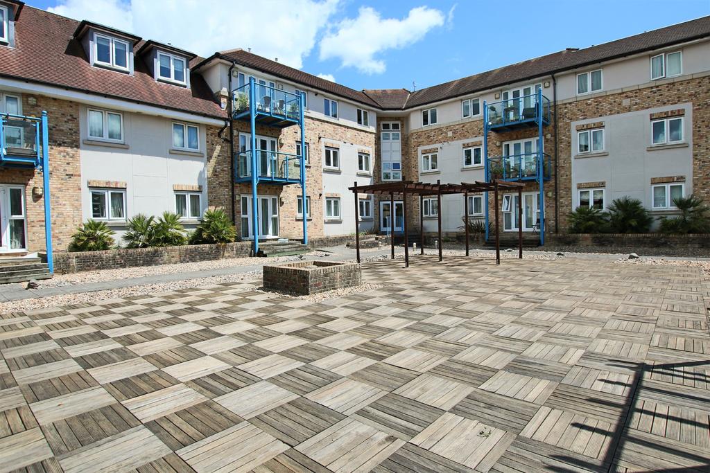 23 Hulse Road, Southampton 2 bed flat £240,000