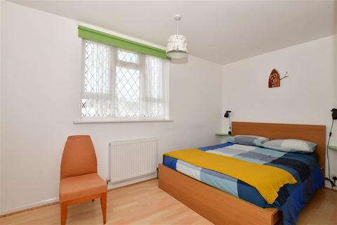 3 bedroom terraced house for sale - Thistle Road, Gravesend, Kent