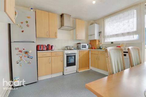 2 bedroom block of apartments for sale - Ainsworth Close, London