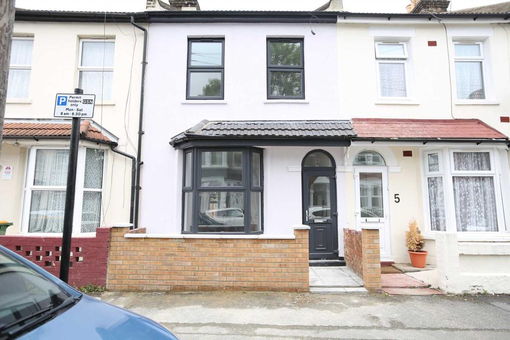 Westbury Terrace, Forest Gate, E7 3 bed terraced house £2,200 pcm (£