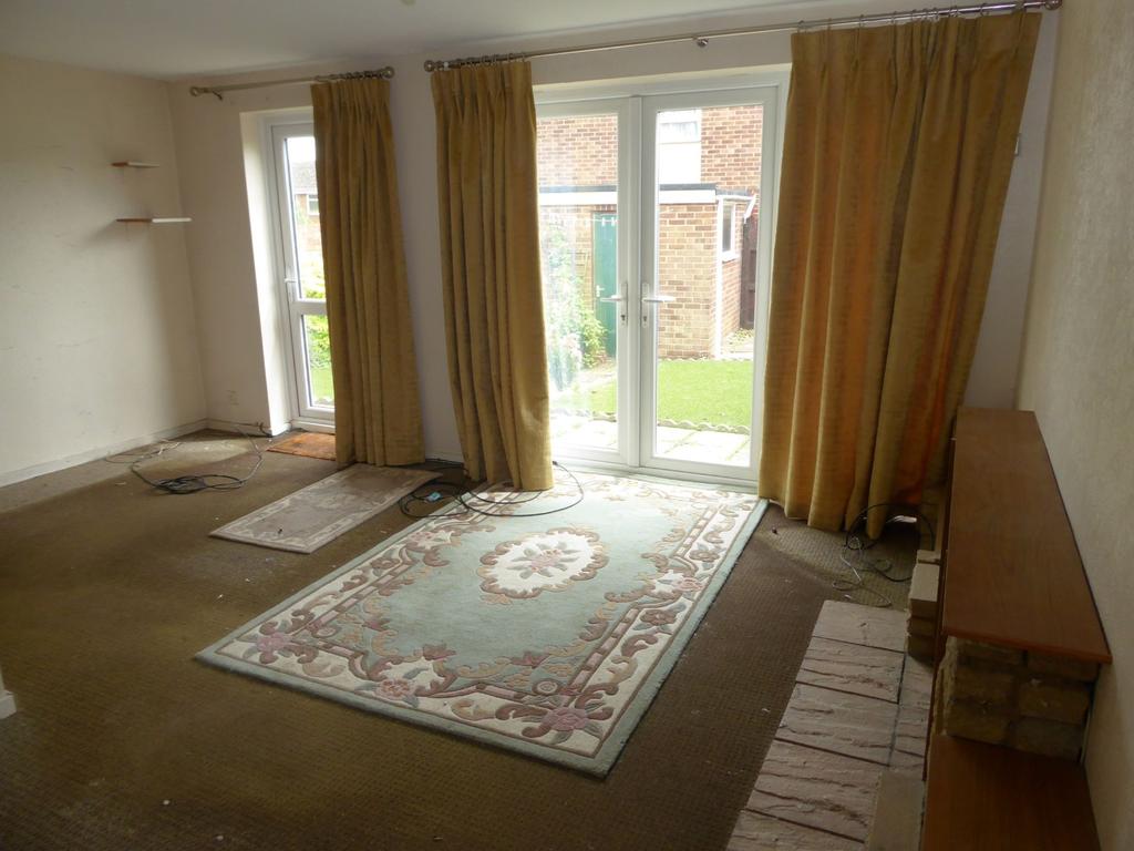 Ruscote Avenue, Banbury 3 bed semidetached house £269,950