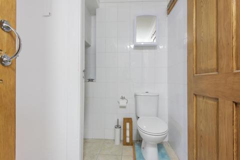 1 bedroom flat for sale - Staines-Upon-Thames,  Surrey,  TW18