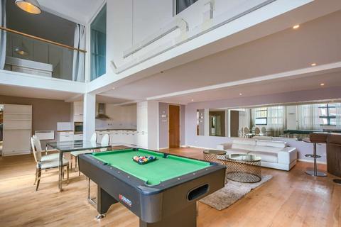 Flat 4, 14 Dolland Street, London, SE11 5LN
