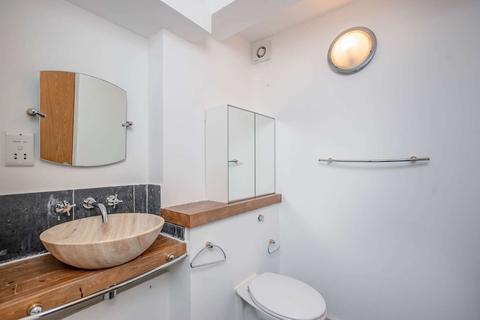 Flat 4, 14 Dolland Street, London, SE11 5LN