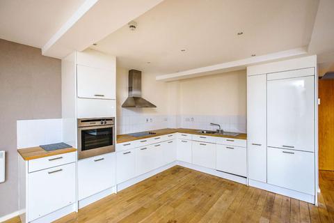 Flat 4, 14 Dolland Street, London, SE11 5LN
