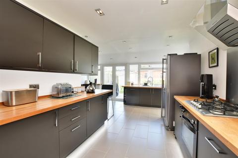 10 River Gardens, Carshalton, SM5 2NH