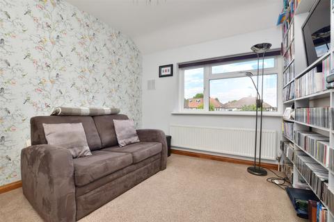 10 River Gardens, Carshalton, SM5 2NH