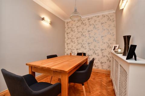 10 River Gardens, Carshalton, SM5 2NH
