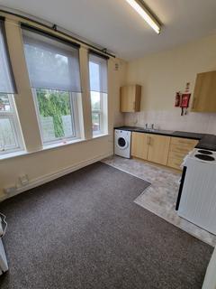 2 bedroom flat to rent, Anson Road, M14 5BZ