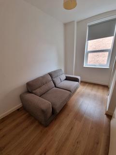 2 bedroom flat to rent, Anson Road, M14 5BZ