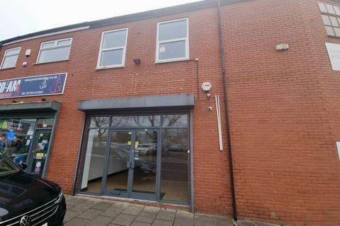 Shop to rent, North John Street, St. Helens, WA10