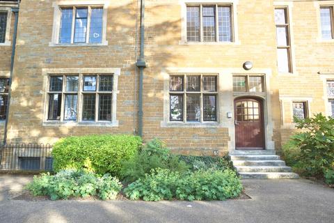 21 Woolston Close, Northampton, NN3 6QJ