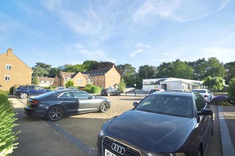 21 Woolston Close, Northampton, NN3 6QJ