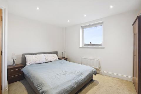 2 bedroom flat to rent, Palgrave Gardens, London