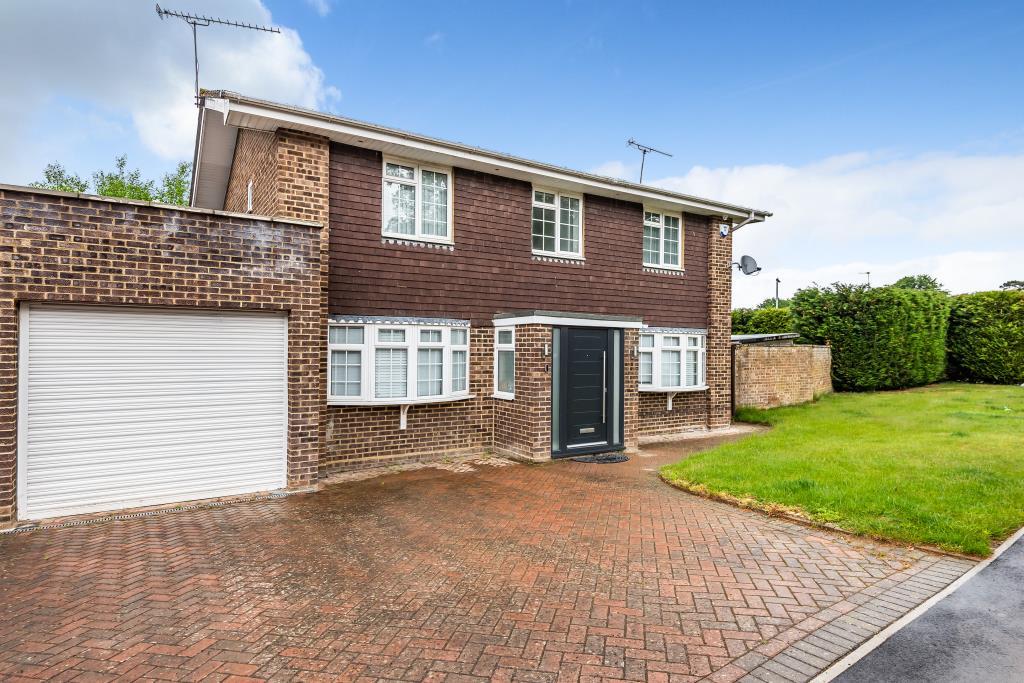 Sutherland Chase, Ascot, SL5 5 bed detached house £3,000 pcm (£692 pw)