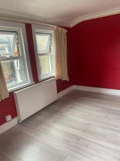 1 bedroom in a house share to rent - Ancona Road, London, SE18
