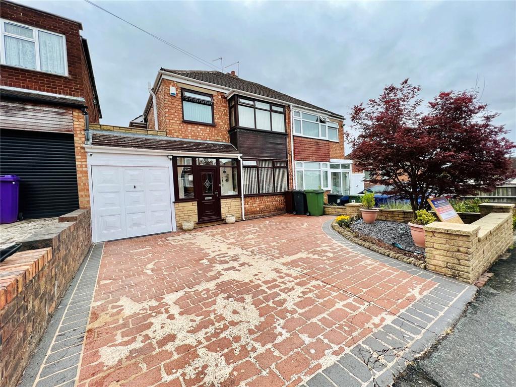 Kendal Rise, Wolverhampton, West... 3 bed semidetached house £240,000