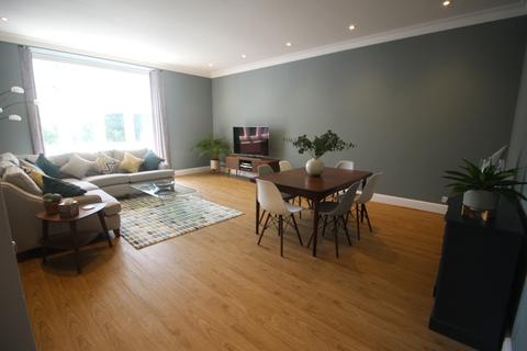 2 bedroom flat to rent - Saffrons Road, Eastbourne BN21