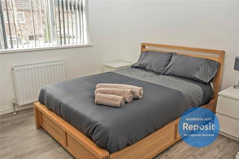 1 bedroom in a house share to rent - Winterslow Avenue, Manchester, M23