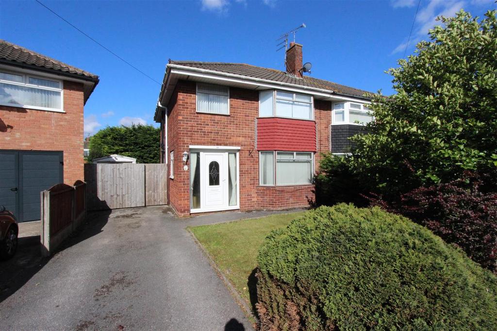 Ascot Drive, Great Sutton 3 bed semidetached house £215,000