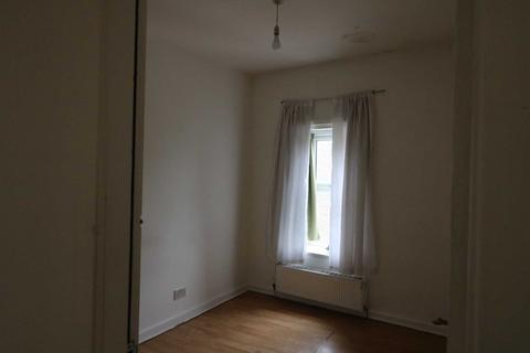 2 bedroom flat to rent, Botanic Road, Liverpool