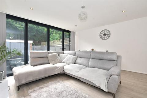 56 Brookfields Avenue, Mitcham, CR4 4BT