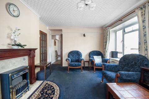 6 Strongbow Crescent, Eltham, London, SE9 1DP