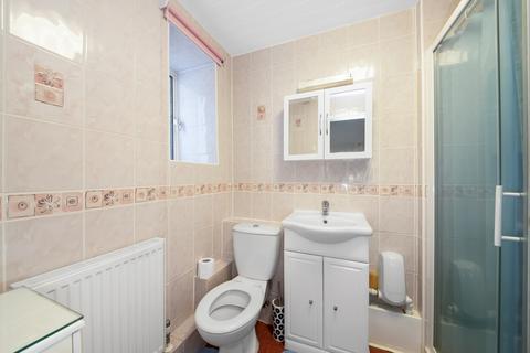 6 Strongbow Crescent, Eltham, London, SE9 1DP